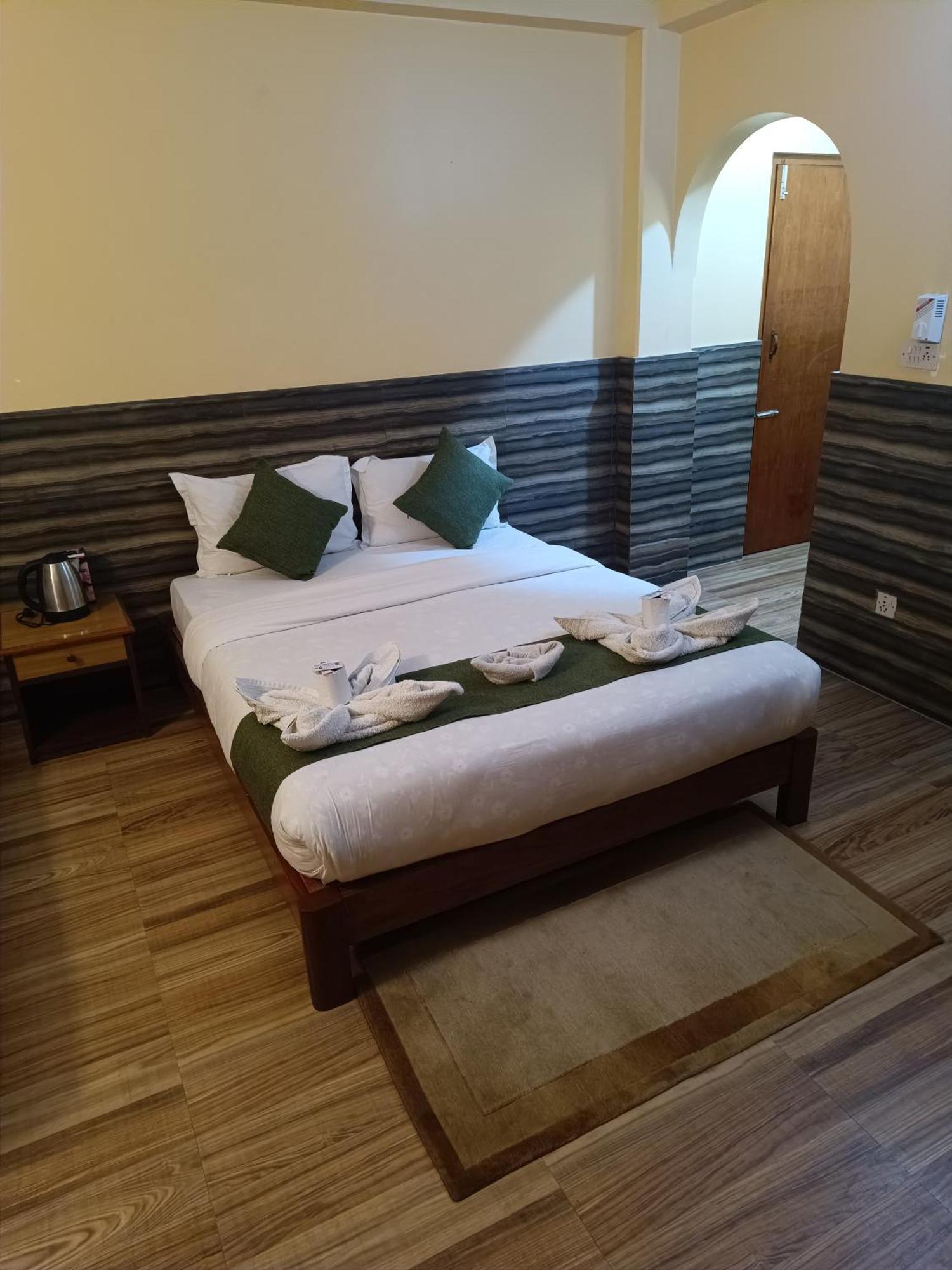 The Mountain House Hotel Похара Екстериор снимка
